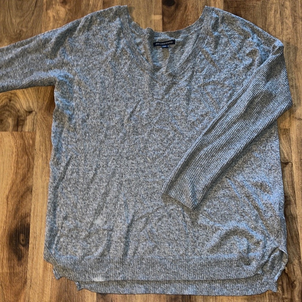 American Eagle Outfitters Long Sleeve Lightweight V-neck Sweater for women